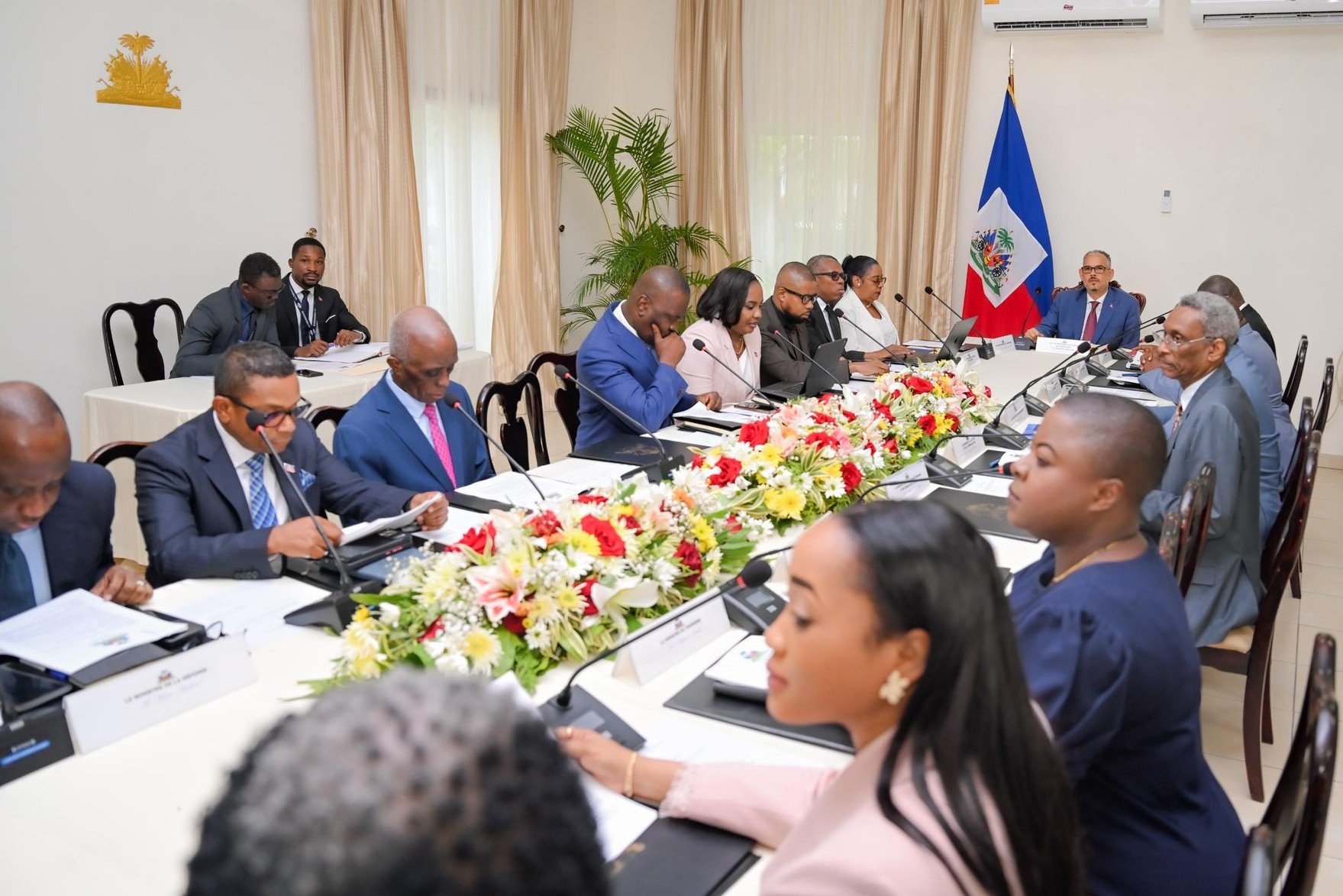 Le gouvernement nomme secrétaire d’Etat, ambassadeur, directeurs généraux et maires
